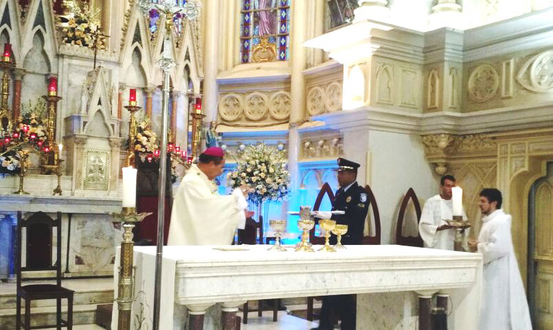 Líder da Arquidiocese de BH celebra missa em homenagem à capital mineira. Imagem: Arquidiocese de BH